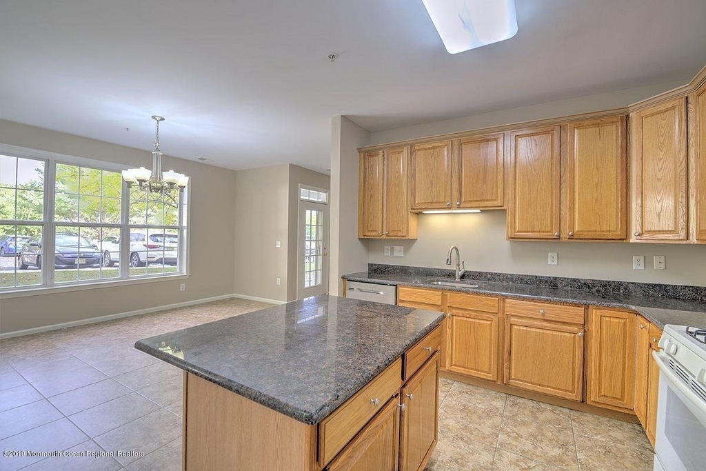 363 Saint Andrews Place - Photo 3