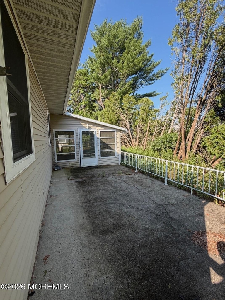 15 Saint Tropez Court - Photo 16