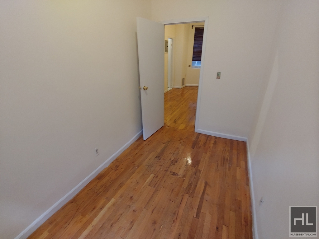 East 11th Street - Photo 1