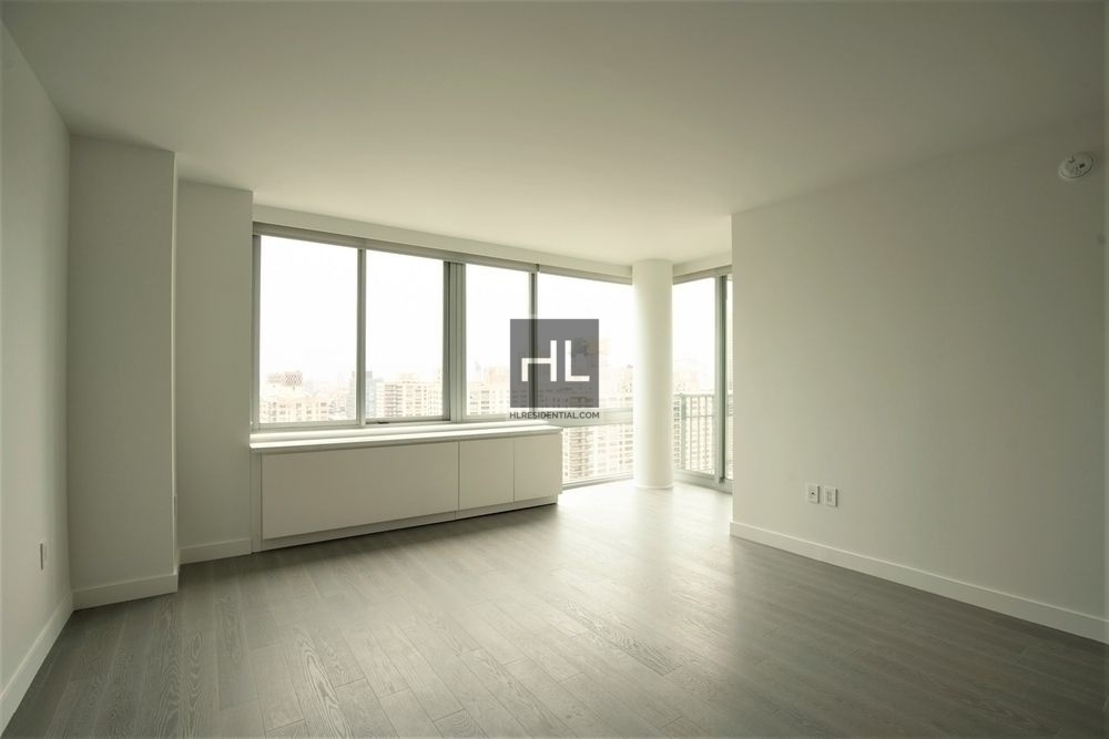 West End Avenue - Photo 1