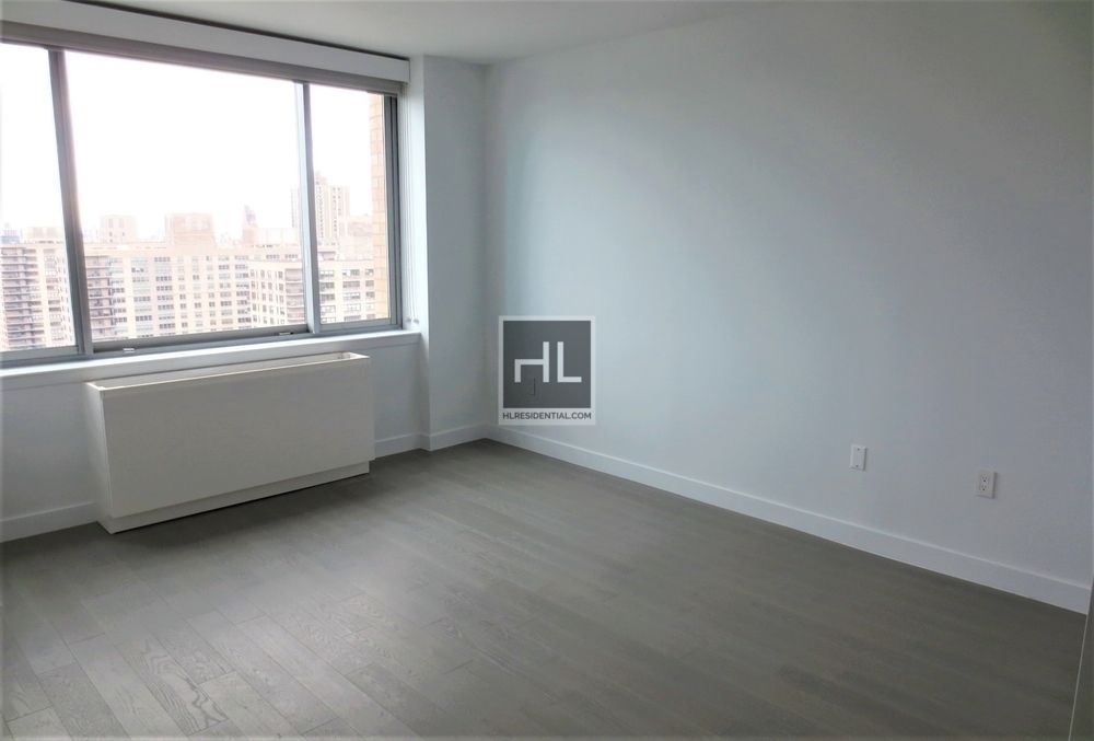 West End Avenue - Photo 2