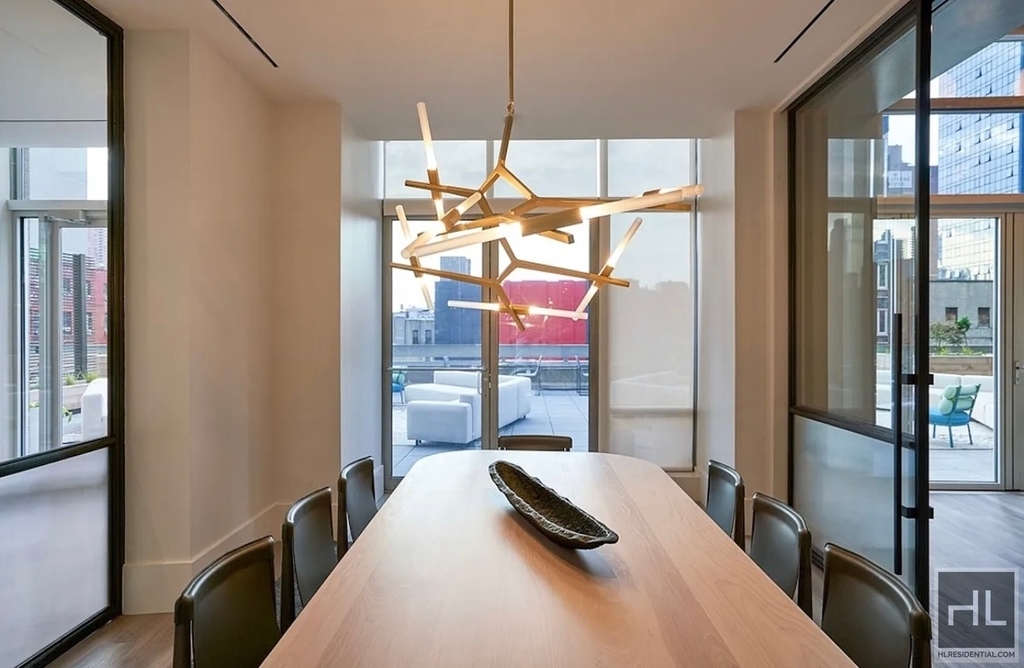 West 47th Street - Photo 12