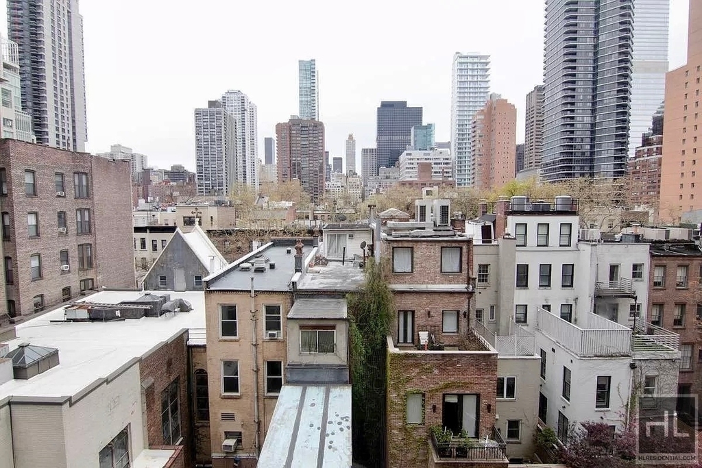 East 63 Street - Photo 0