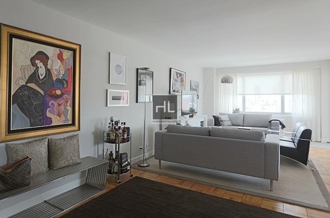 East 77th Street - Photo 3