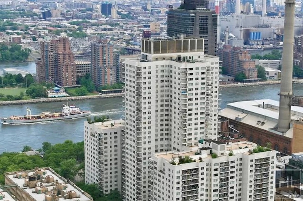 East 77th Street - Photo 5