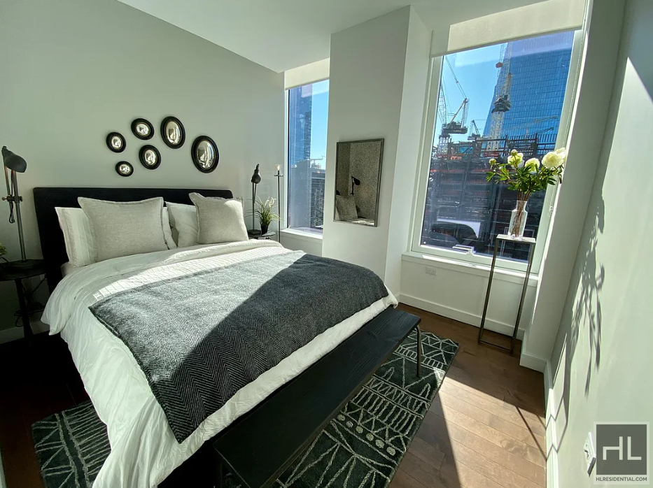 West 36th Street - Photo 3