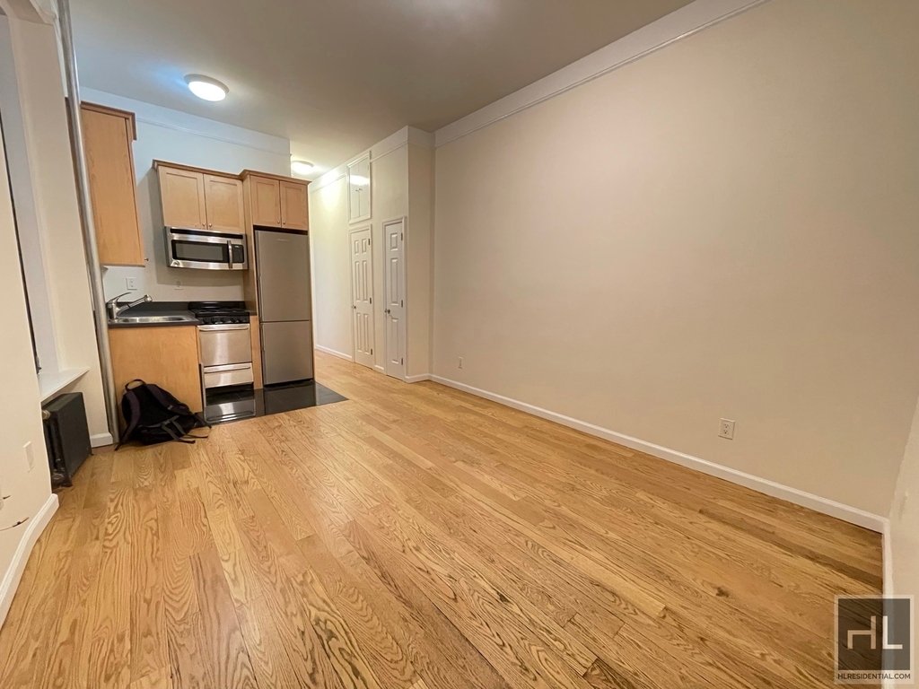 East 82 Street - Photo 3
