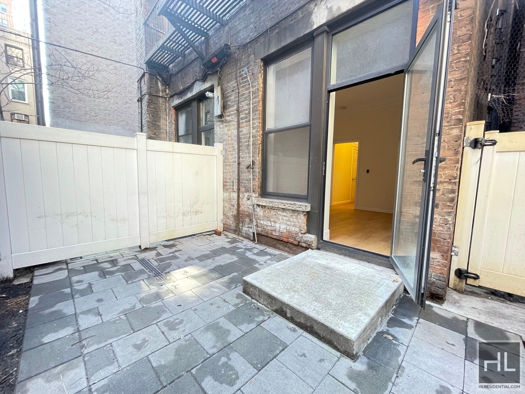 East 82 Street - Photo 4