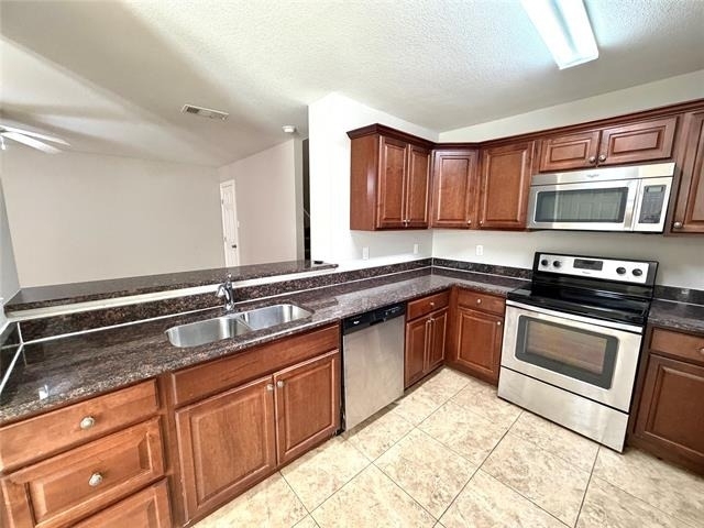 2324 Bloomfield Drive - Photo 2