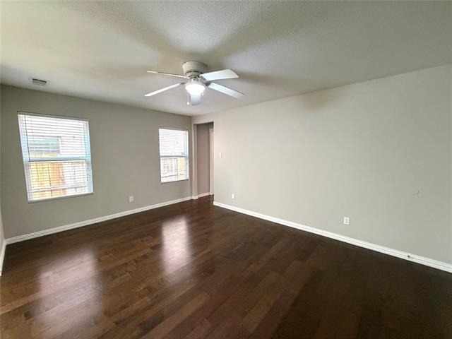 2324 Bloomfield Drive - Photo 3