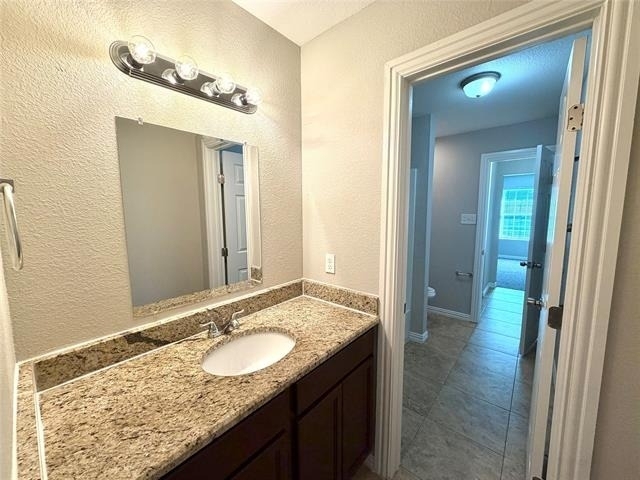2324 Bloomfield Drive - Photo 11
