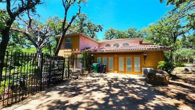 1815 Greenwood Drive - Photo 16