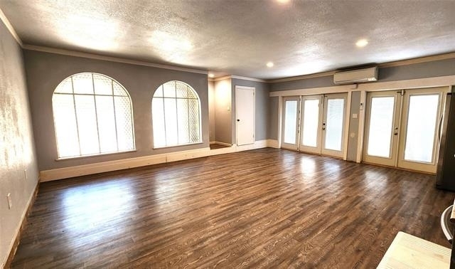 1815 Greenwood Drive - Photo 5