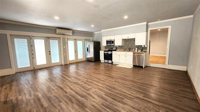 1815 Greenwood Drive - Photo 4