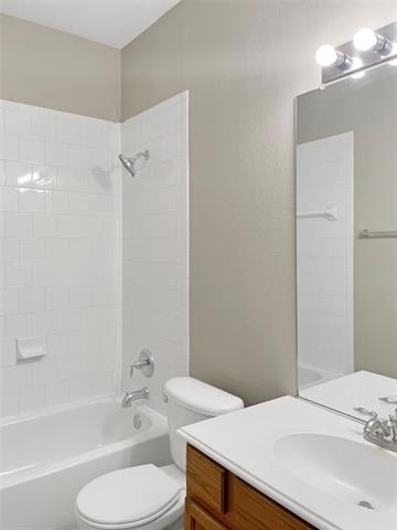 2820 Thorncreek Lane - Photo 8