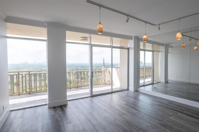6211 W Northwest Highway - Photo 5