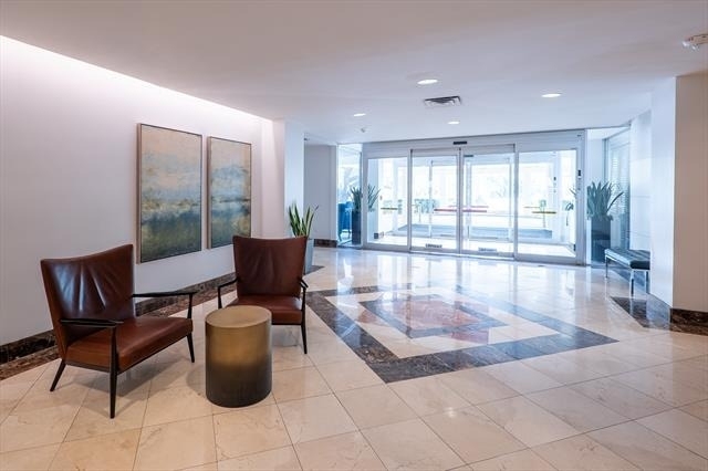 6211 W Northwest Highway - Photo 17