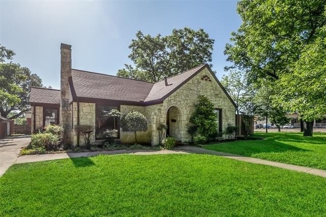 4206 Somerville Avenue - Photo 1