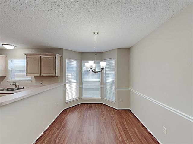 1714 Knob Hill Drive - Photo 2
