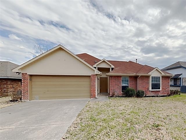 1714 Knob Hill Drive - Photo 0