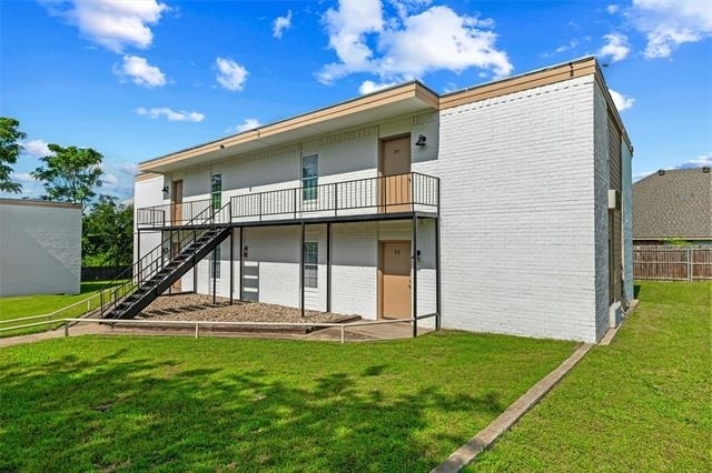 312 W Rentz Street W - Photo 3