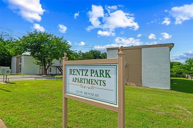 312 W Rentz Street W - Photo 1
