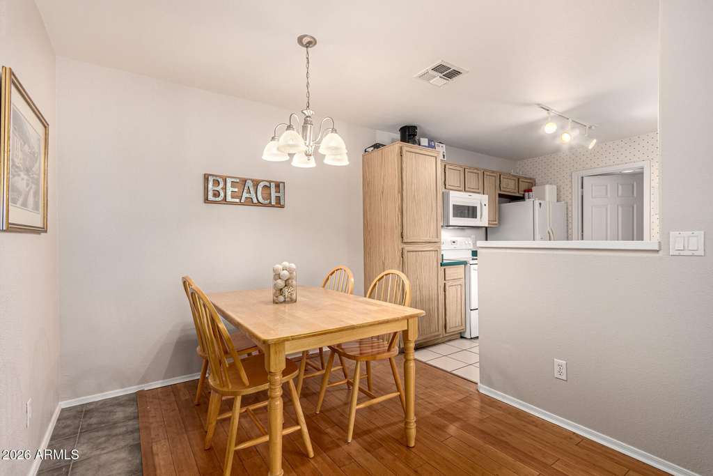 1633 E Lakeside Drive - Photo 9