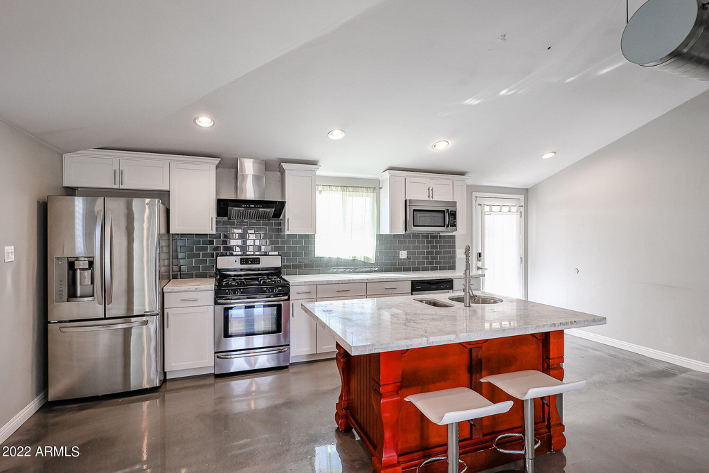 1034 E Elm Street - Photo 7