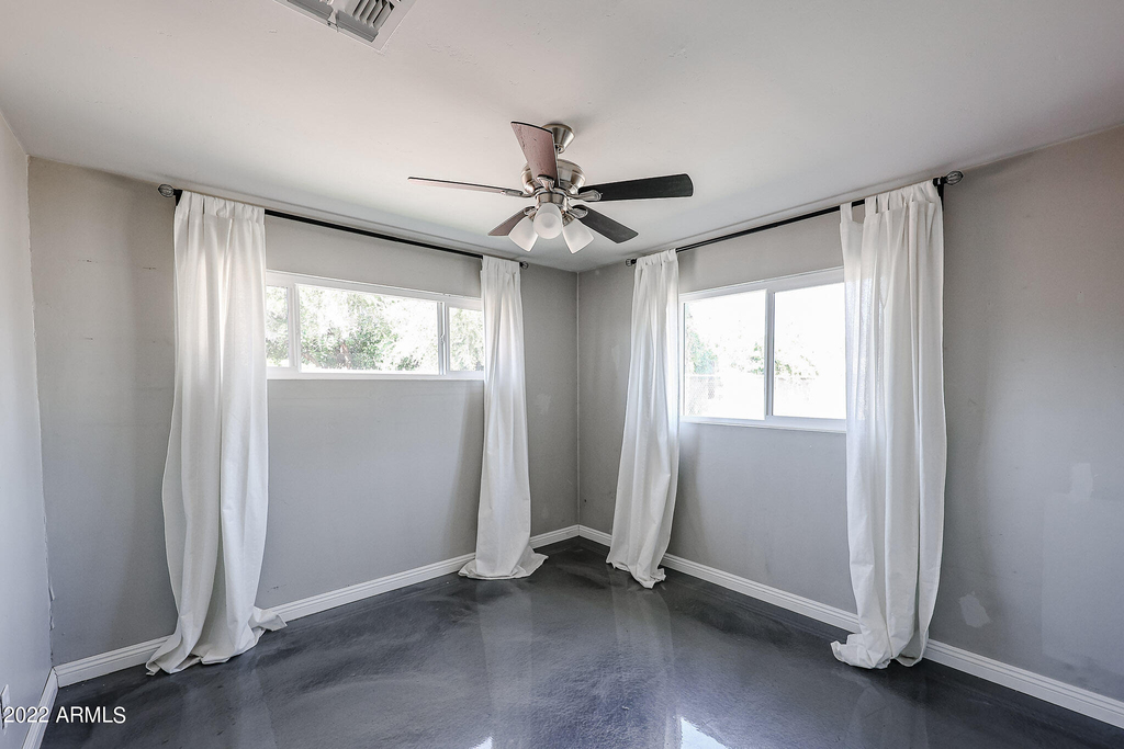1034 E Elm Street - Photo 10