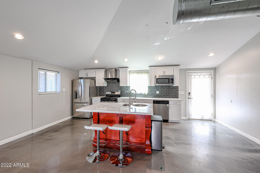 1034 E Elm Street - Photo 6