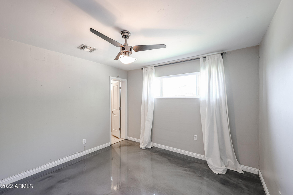 1034 E Elm Street - Photo 14