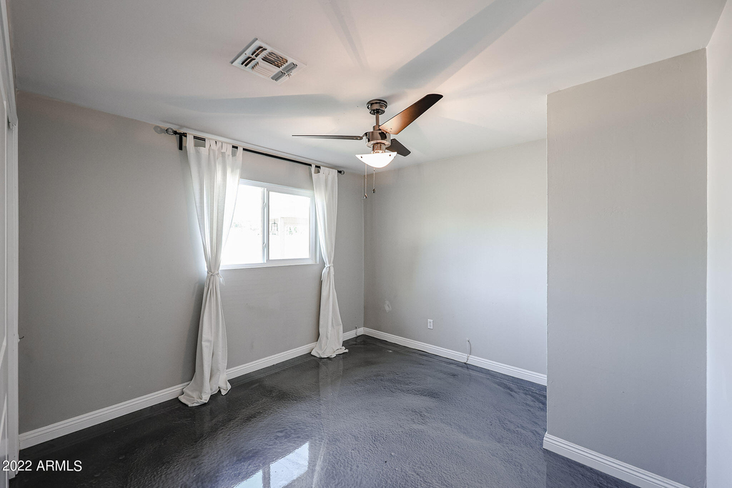 1034 E Elm Street - Photo 12