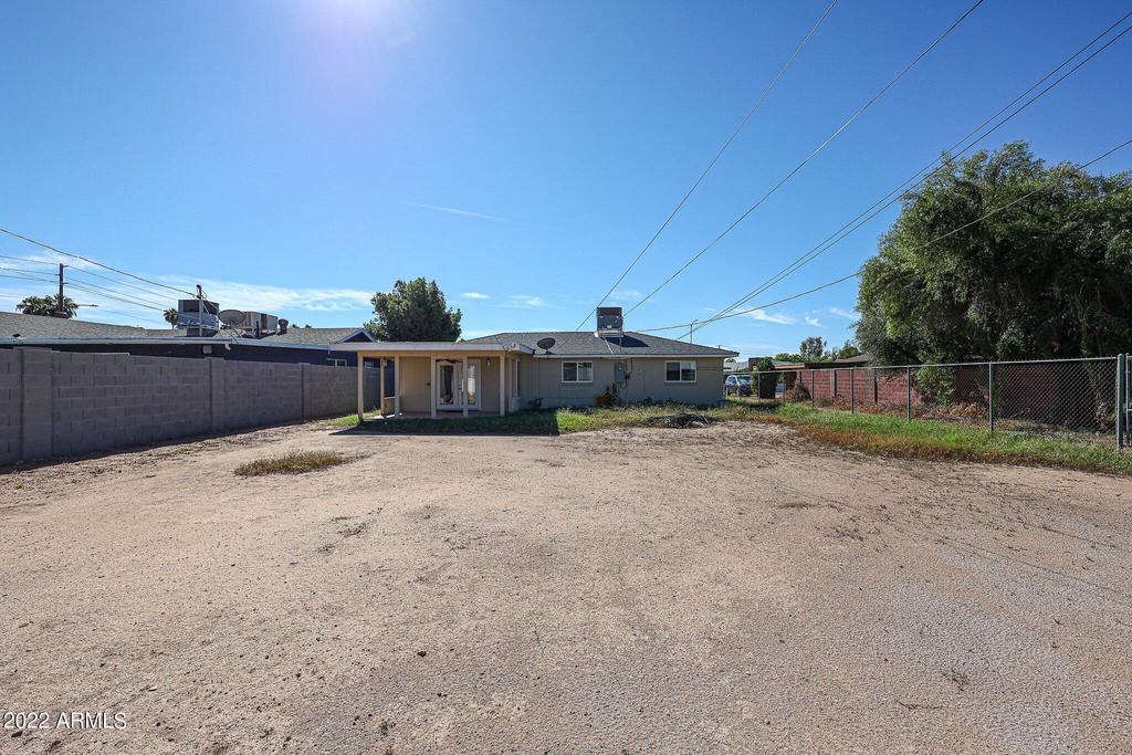 1034 E Elm Street - Photo 26
