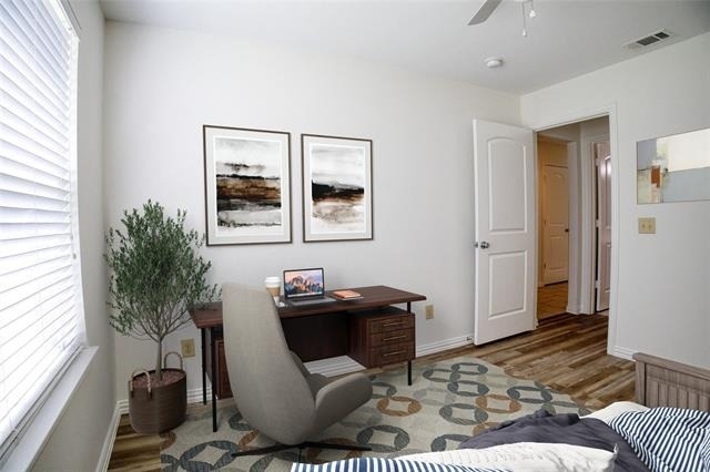 1708 S Waco Street - Photo 2