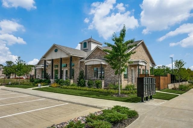 935 Ponds Edge Lane - Photo 1