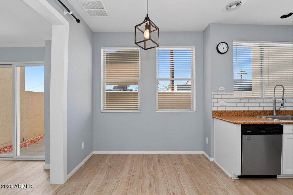 1886 E Don Carlos Avenue - Photo 9