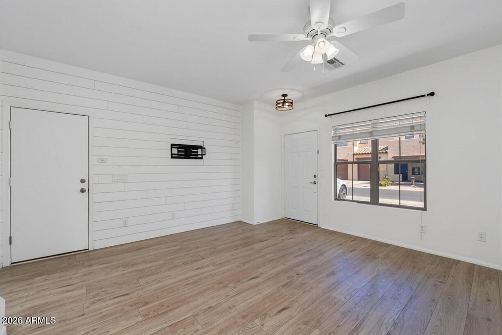 1886 E Don Carlos Avenue - Photo 5