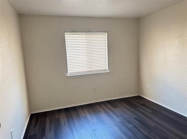 1557 Chivalry Lane - Photo 8