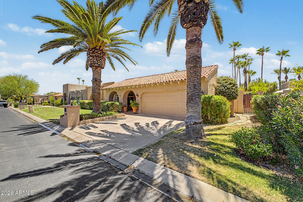 7243 E Montebello Avenue - Photo 1