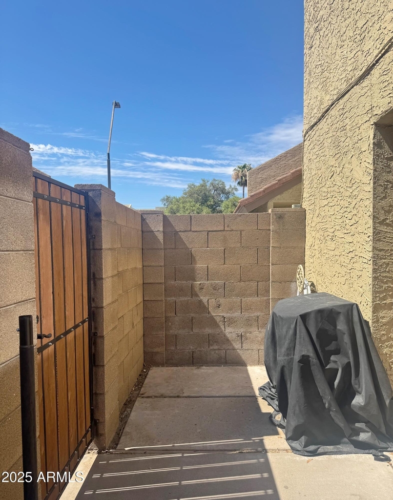 222 W Brown Road - Photo 17