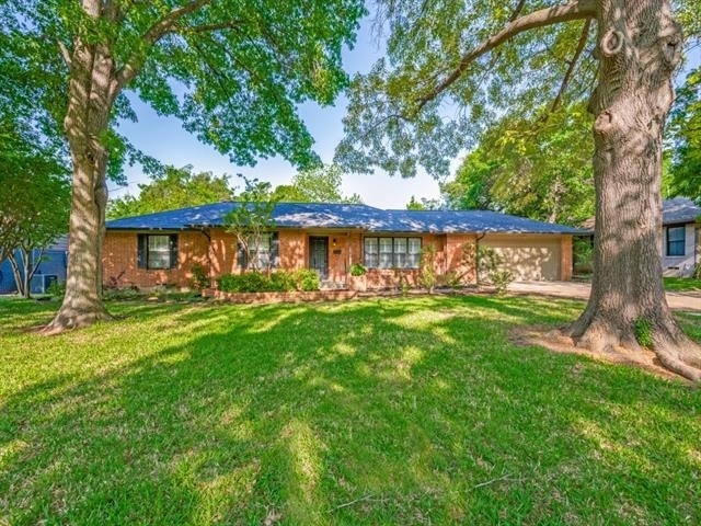 10715 Royal Springs Drive - Photo 0