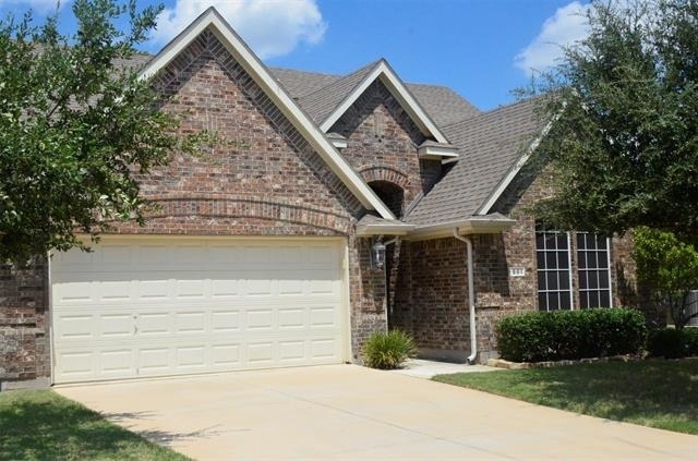 981 Crockett Drive - Photo 0