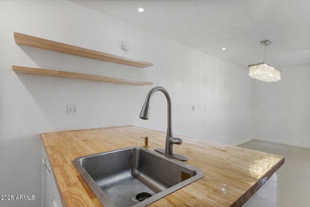 625 S Westwood Street - Photo 10