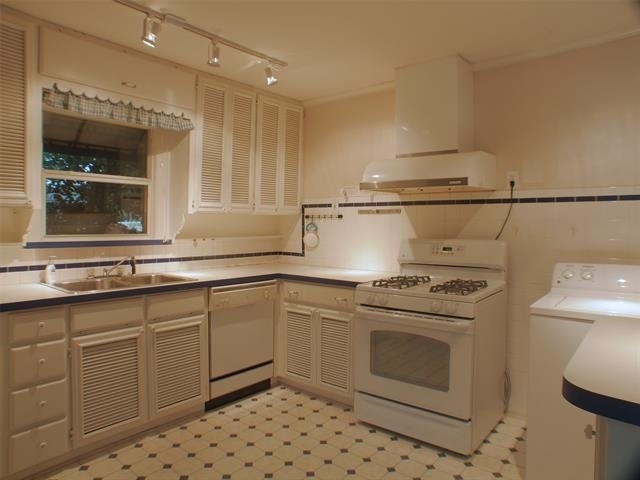 409 Jagoe Street - Photo 7