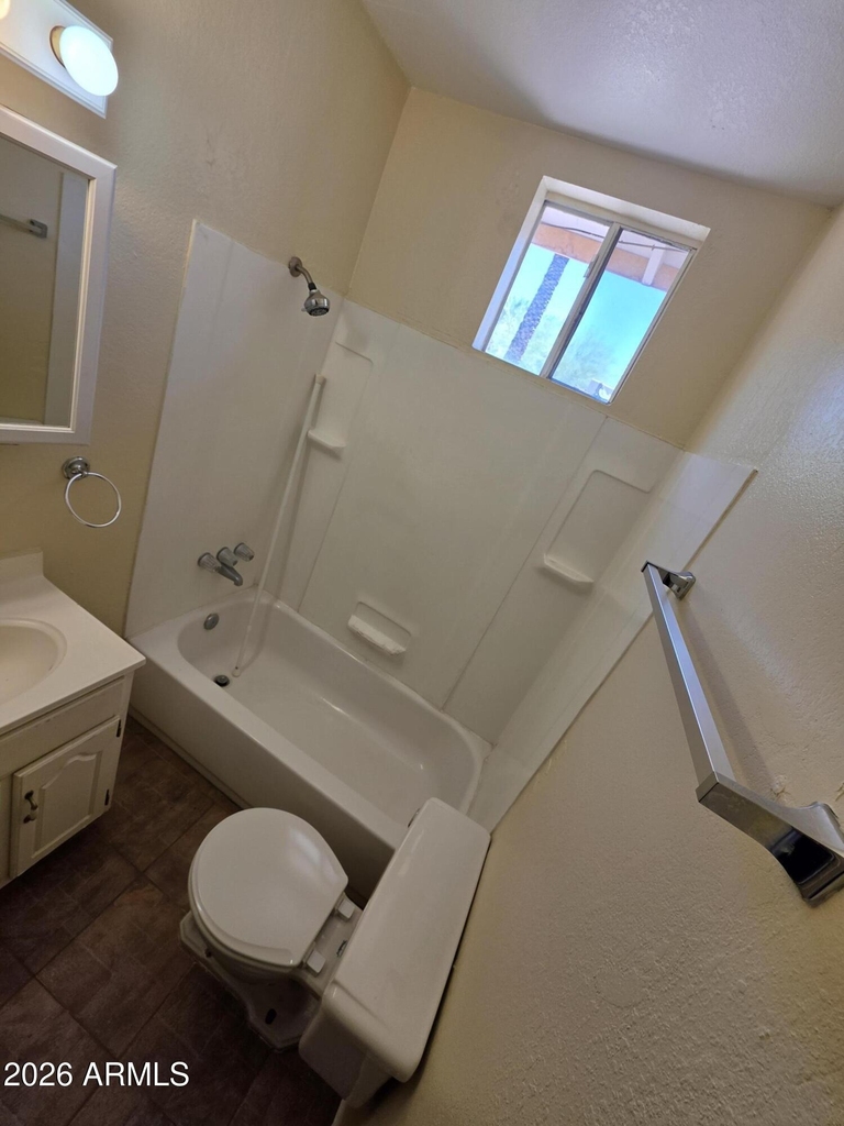 521 W 5th Street - Photo 10