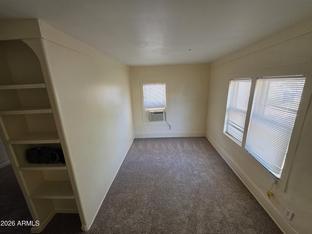 521 W 5th Street - Photo 6
