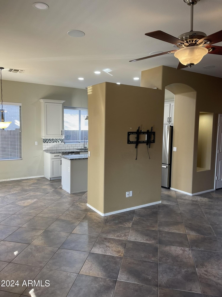 871 W Cherrywood Drive - Photo 8