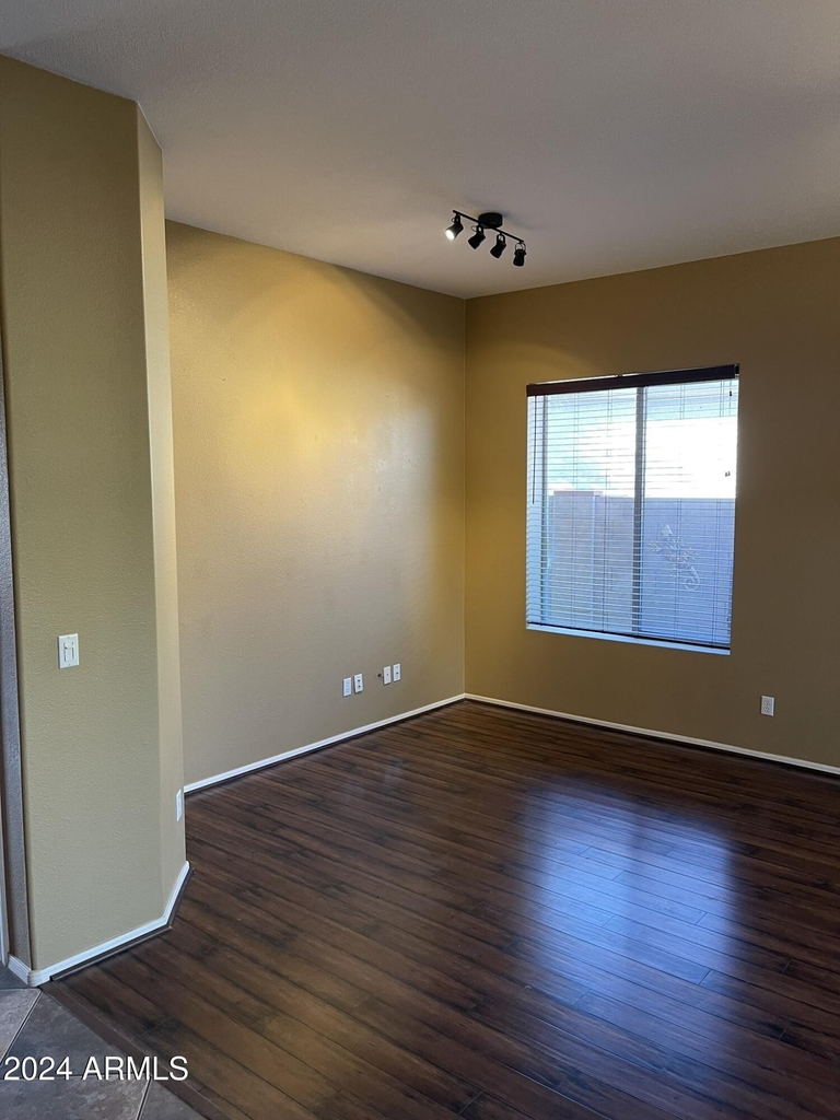 871 W Cherrywood Drive - Photo 4