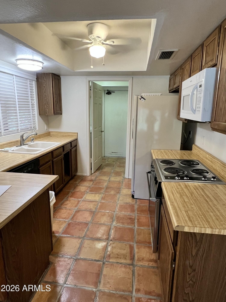 18942 N 96th Lane - Photo 3
