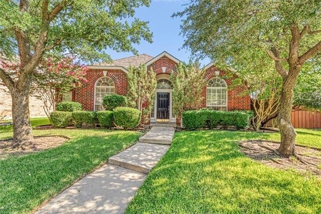 1438 Royal Oaks Drive - Photo 0